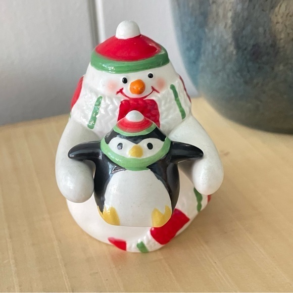 Other - LAST CHANCE Playful Penguin Snowman Salt Pepper Shakers VTG Decor Home Kitchen